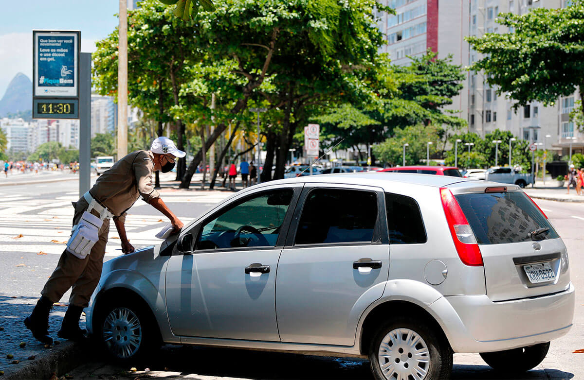 Guia completo de Zona Azul: como funciona, como pagar e horários do estacionamento rotativo Guia completo de Zona Azul: como funciona, como pagar e horários do estacionamento rotativo